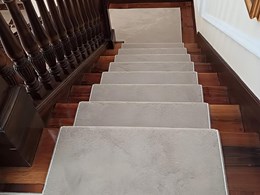 ALFOMBRA ESCALERA 2-1